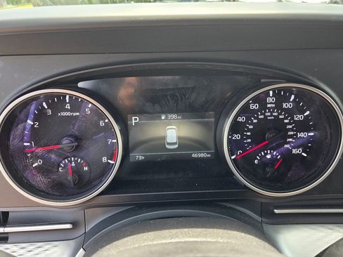 Used 2022 Kia Carnival LX FWD image 18