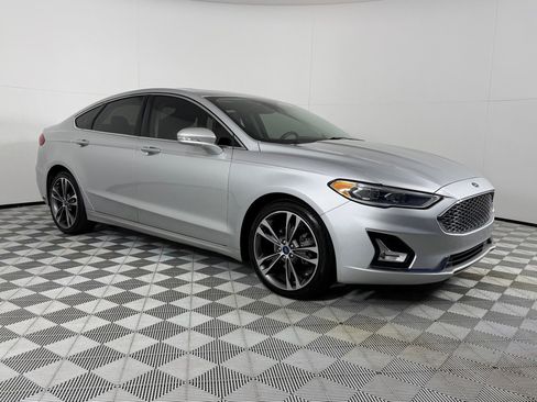 Used 2019 Ford Fusion Titanium image 4