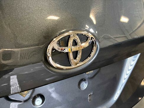 Used 2015 Toyota Corolla LE image 31