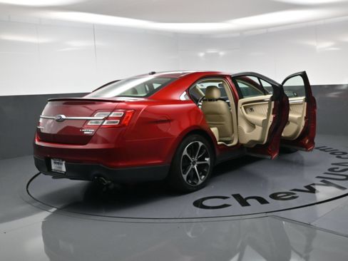 Used 2015 Ford Taurus Limited w/ Equipment Group 301A AWD/4WD image 28