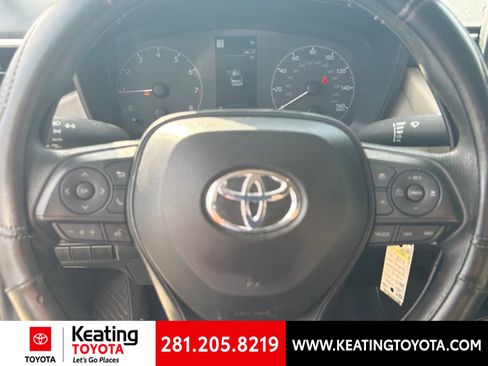Used 2025 Toyota Corolla LE FWD image 12