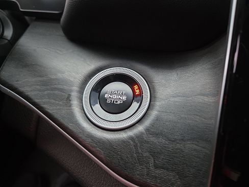 Used 2025 Jeep Grand Cherokee L Limited image 22