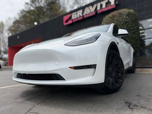 Used 2021 Tesla Model Y Long Range image 2