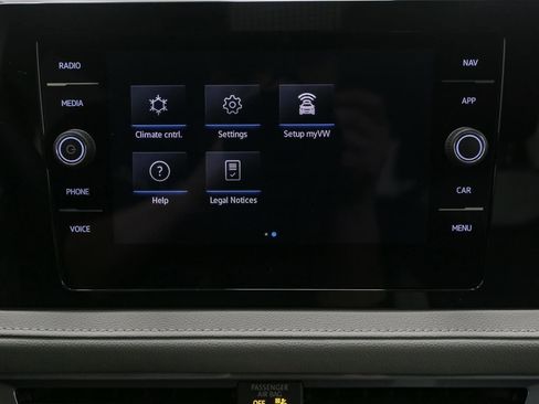 Used 2025 Volkswagen Taos SEL image 25