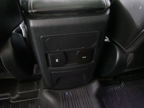 Used 2022 Ford Explorer XLT image 19