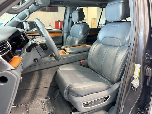 Used 2022 Jeep Grand Wagoneer Series II w/ Convenience Group III AWD/4WD image 12