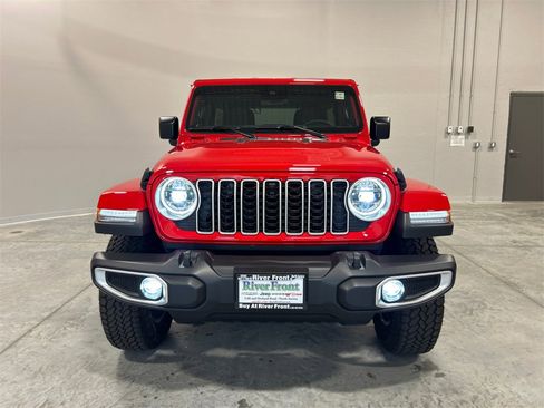 New 2025 Jeep Wrangler Sahara image 3
