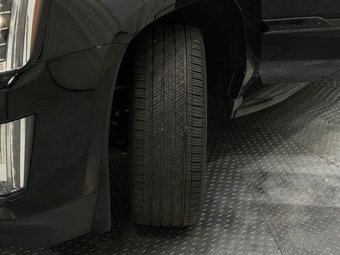 Used 2016 Cadillac Escalade Luxury image 38