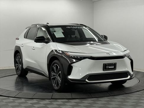 Certified 2023 Toyota bZ4X Limited image 5