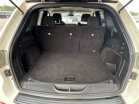 Used 2011 Jeep Grand Cherokee Laredo AWD/4WD image 17
