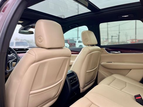 Used 2017 Cadillac XT5 Luxury w/ Driver Awareness Package image 4