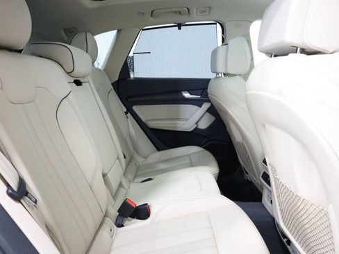 Used 2024 Audi Q5 2.0T Premium Plus w/ Premium Plus Package AWD/4WD image 24