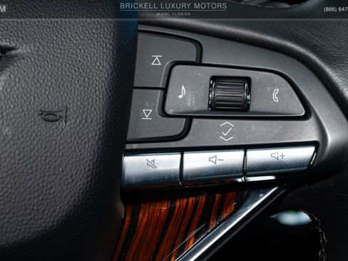 Used 2023 Cadillac Escalade ESV Luxury image 28