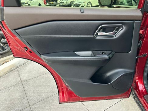 Used 2023 Nissan Rogue Platinum w/ Platinum Premium Package image 32