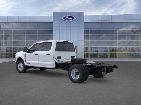 New 2026 Ford F350 XL w/ XL Chrome Package image 4