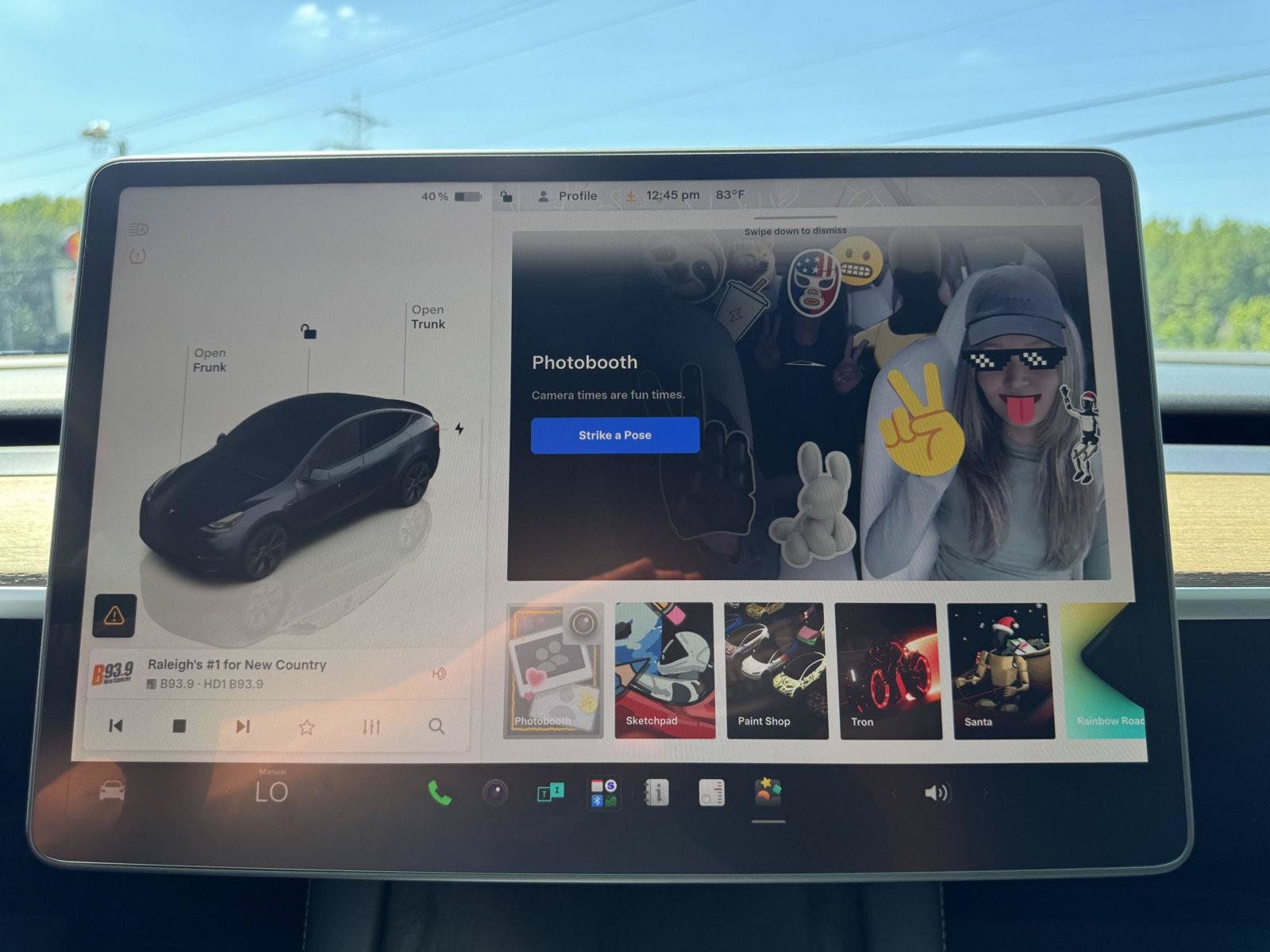 Used 2024 Tesla Model Y Long Range AWD/4WD image 25