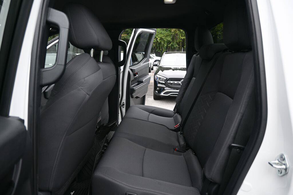 Used 2024 Toyota Tacoma SR AWD/4WD image 15