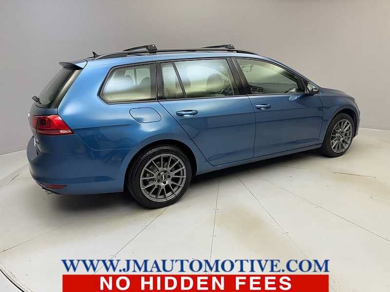 Used 2017 Volkswagen Golf S AWD/4WD image 5