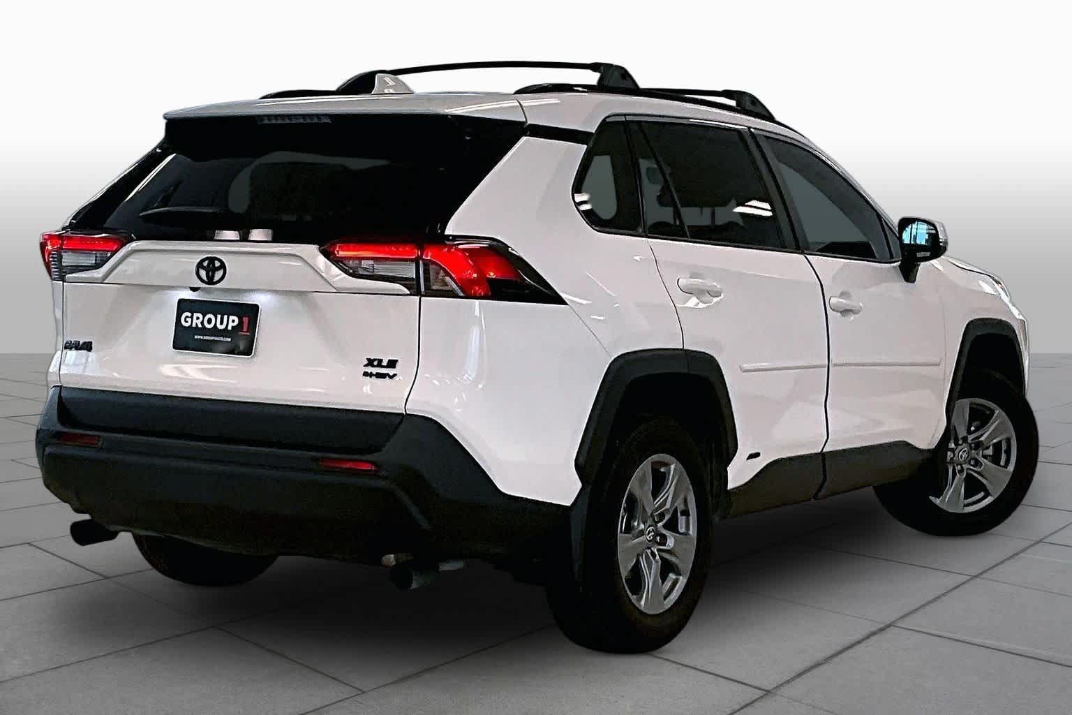 Used 2025 Toyota RAV4 XLE w/ Convenience Package AWD/4WD image 12