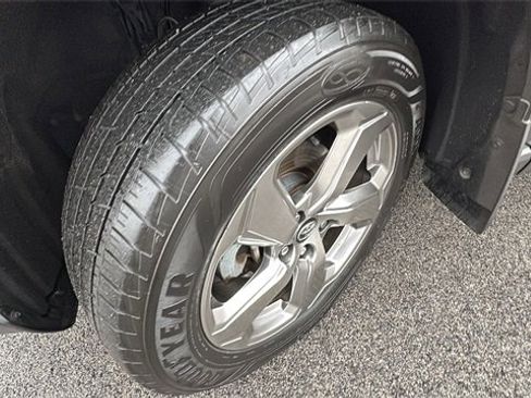 Used 2020 Toyota RAV4 Limited image 9