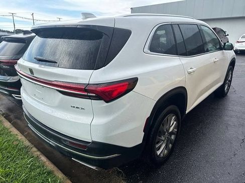 Used 2025 Buick Enclave Preferred AWD/4WD image 5