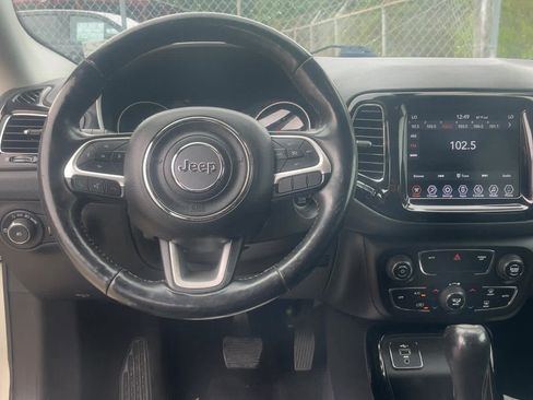 Used 2019 Jeep Compass Limited FWD image 5