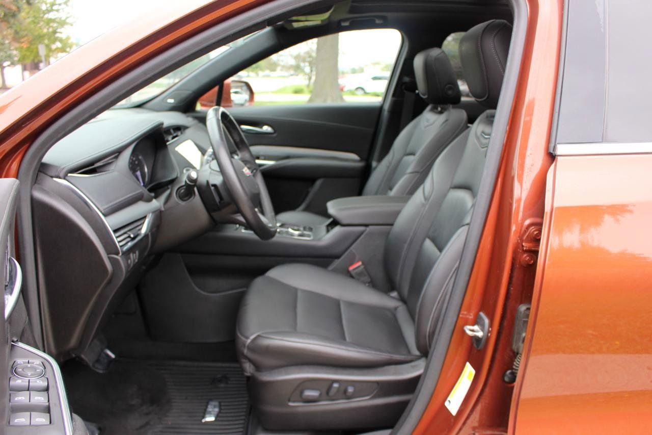 Used 2019 Cadillac XT4 Premium Luxury w/ Cold Weather Package AWD/4WD image 13