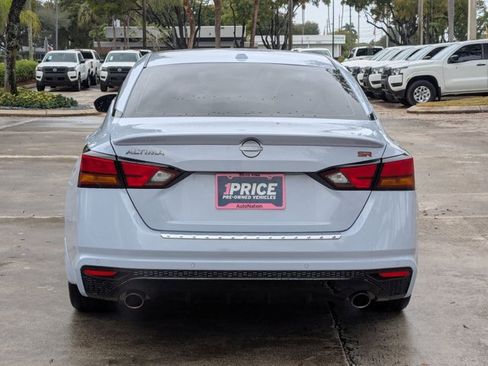 Used 2023 Nissan Altima 2.5 SR w/ SR Premium Package image 7