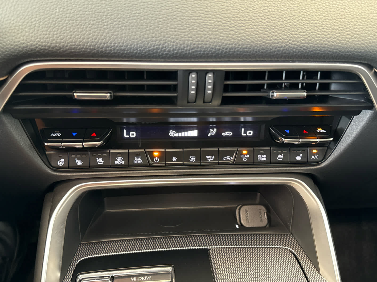 Certified 2026 MAZDA CX-90 Plug-In Hybrid w/ Preferred AWD/4WD image 18