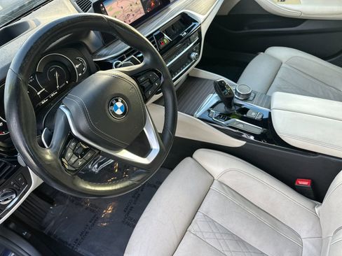 Used 2019 BMW 530e image 10