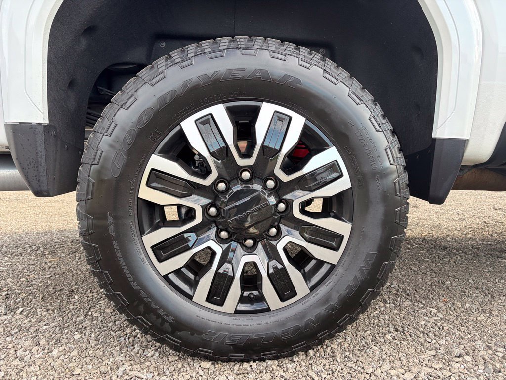 Used 2024 GMC Sierra 3500 Denali Ultimate AWD/4WD image 22