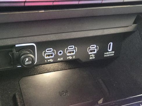 Used 2022 Jeep Grand Wagoneer Series III w/ Rear Seat Video Group 1 AWD/4WD image 23