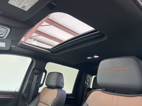 Used 2024 Chevrolet Silverado 3500 High Country image 18