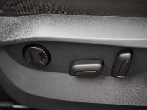 Used 2022 Volkswagen Tiguan SE image 21