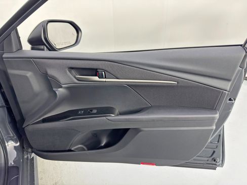 Used 2025 Toyota Camry LE image 40