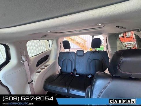 Used 2018 Chrysler Pacifica Touring-L Plus FWD image 13