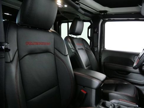 Used 2023 Jeep Wrangler Unlimited Rubicon w/ Cold Weather Group AWD/4WD image 15