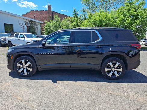Used 2023 Chevrolet Traverse LT w/ LT Premium Package AWD/4WD image 4