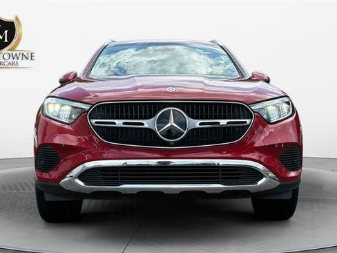 Used 2025 Mercedes-Benz GLC 350e 4MATIC image 8
