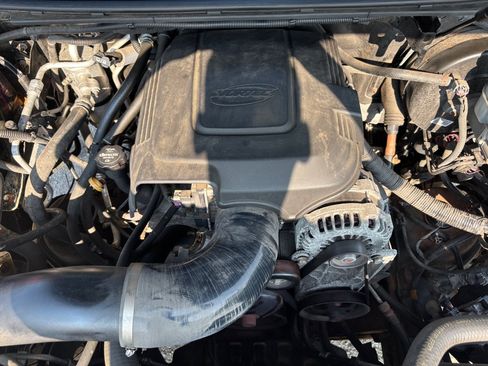 Used 2013 Cadillac Escalade Premium AWD/4WD image 18