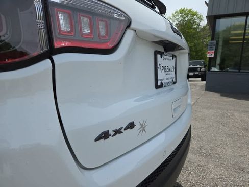 Used 2026 Jeep Compass Limited AWD/4WD image 35