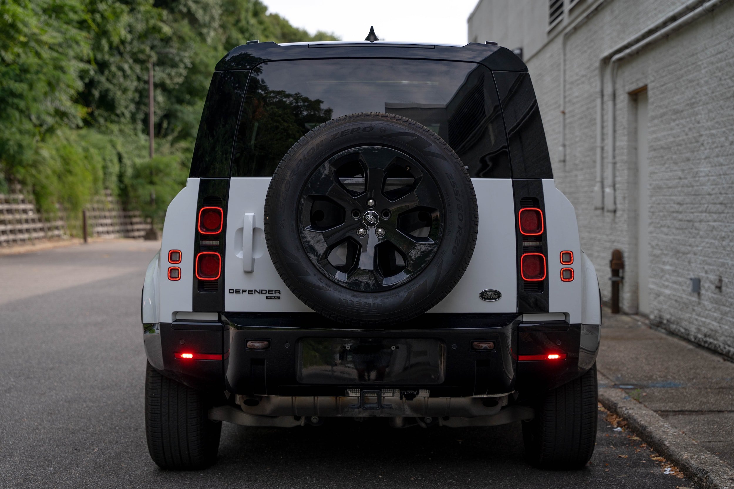 Used 2023 Land Rover Defender 110 X-Dynamic SE AWD/4WD image 6