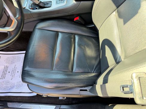 Used 2019 Jeep Grand Cherokee Limited AWD/4WD image 14