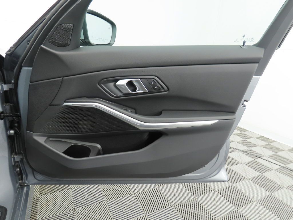 Used 2026 BMW 330i Sedan w/ Convenience Package RWD image 25