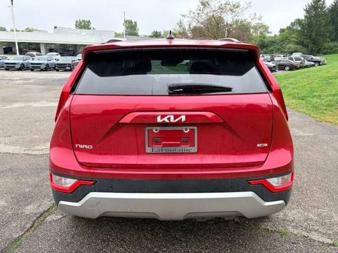 Used 2025 Kia Niro EX FWD image 4