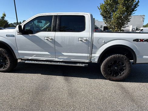 Used 2020 Ford F150 Lariat w/ Lariat Bed Utility Package AWD/4WD image 11