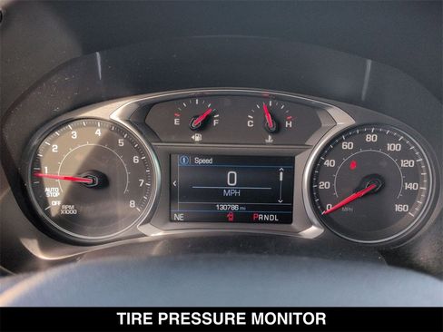 Used 2019 Chevrolet Equinox LT w/ Driver Convenience Package image 22