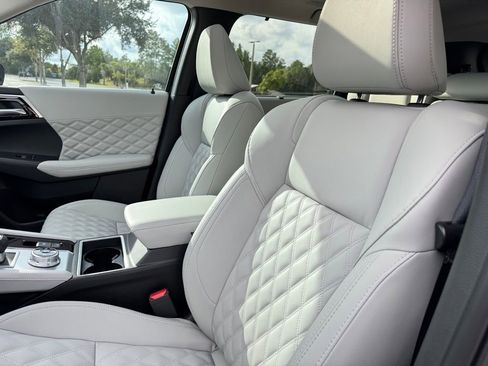 New 2025 Mitsubishi Outlander SEL image 29