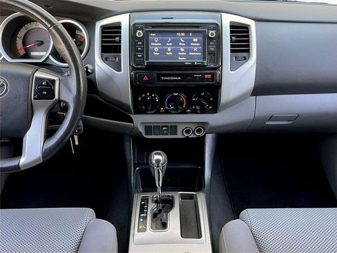 Used 2015 Toyota Tacoma PreRunner image 9