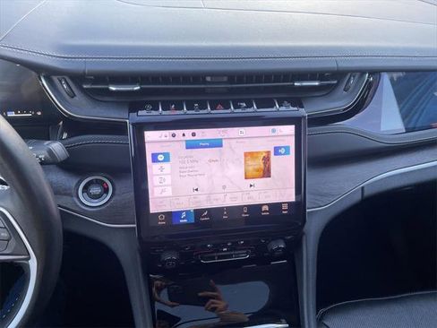 Certified 2022 Jeep Grand Cherokee L Limited w/ Luxury Tech Group II image 18